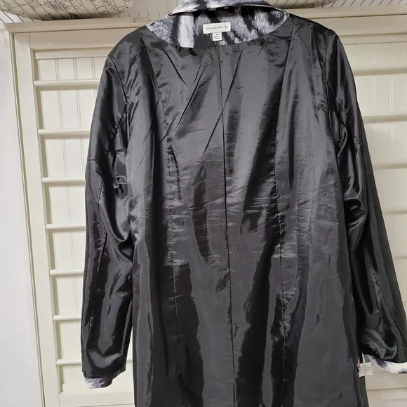 Beautiful Susan Graver car coat - Picture 4 of 5